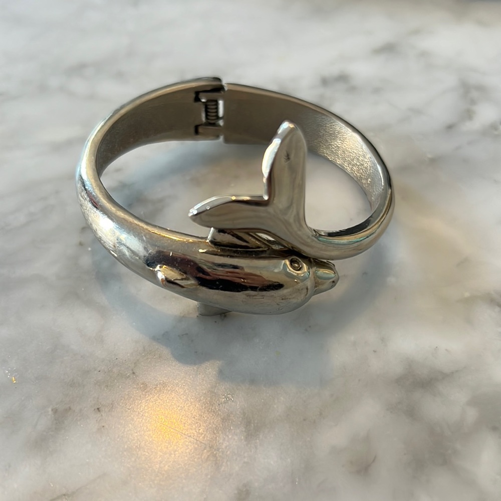 Dolphin Cuff Bracelet (silver)